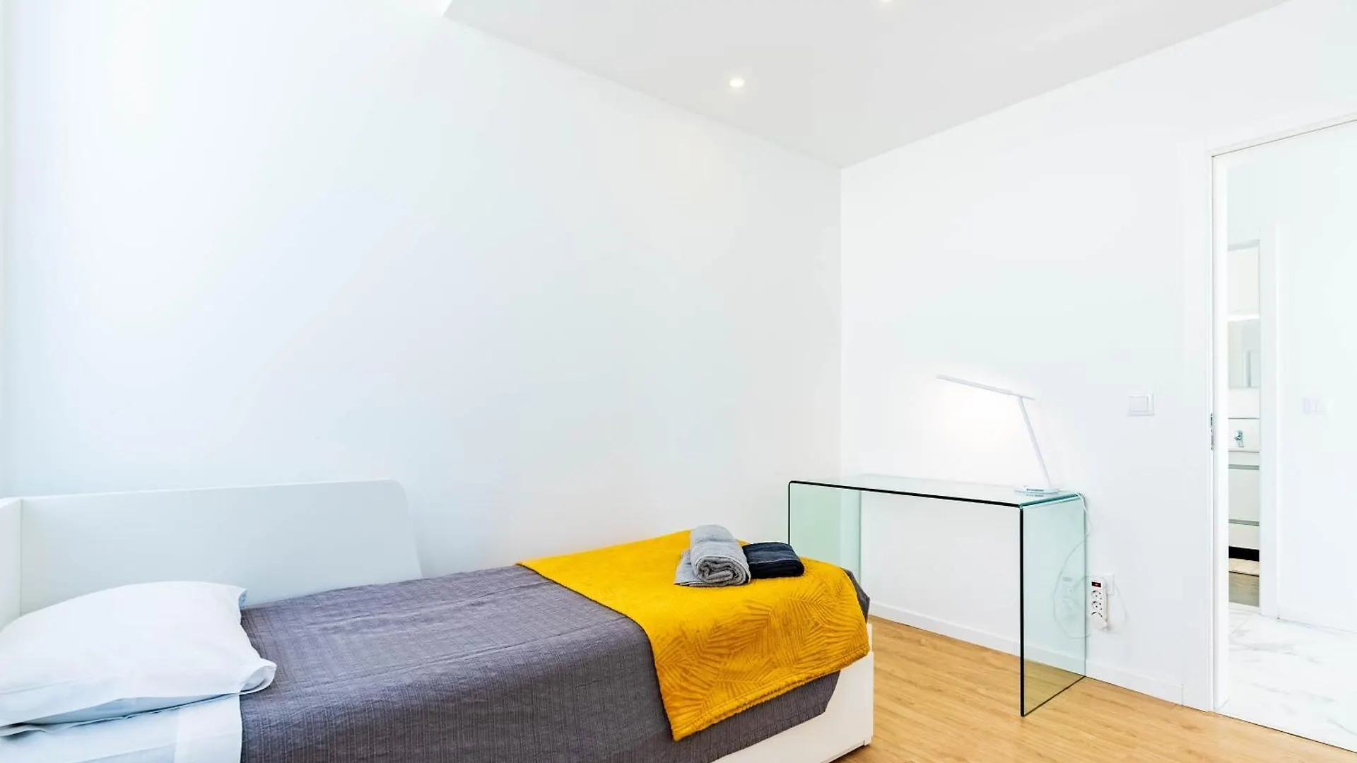 Апартаменты Casa Branca-A, Beautiful Sea View Estreito Da Calheta 0*,  Португалия